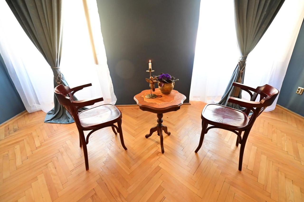 Lovely 2 Bedroom Apartment In Historic City Center Сибиу Экстерьер фото