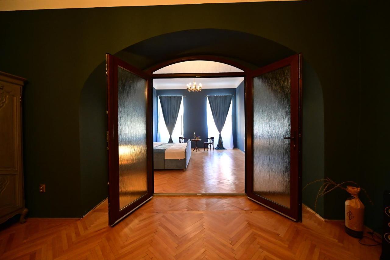 Lovely 2 Bedroom Apartment In Historic City Center Сибиу Экстерьер фото