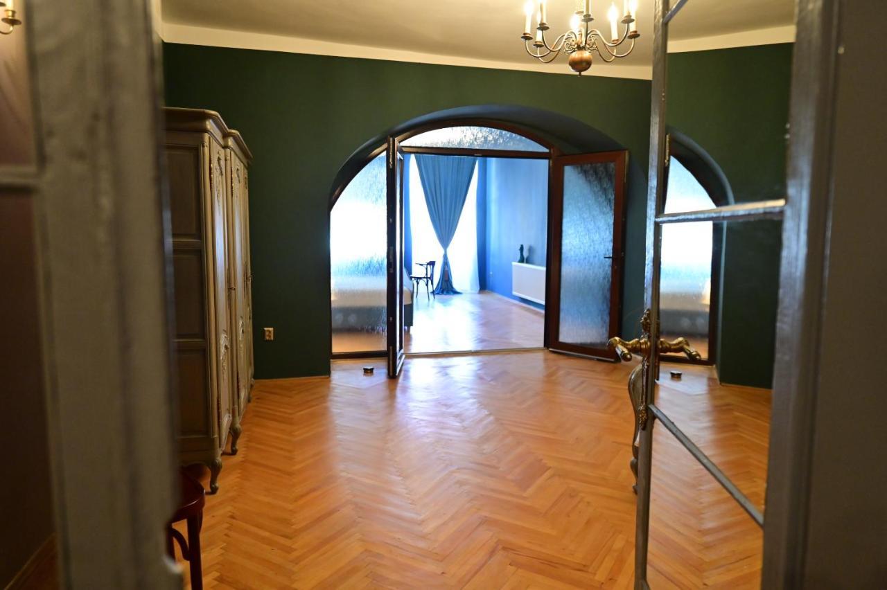 Lovely 2 Bedroom Apartment In Historic City Center Сибиу Экстерьер фото